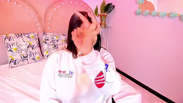 Miia Thompsonn online show from 12-05-25, 03:26