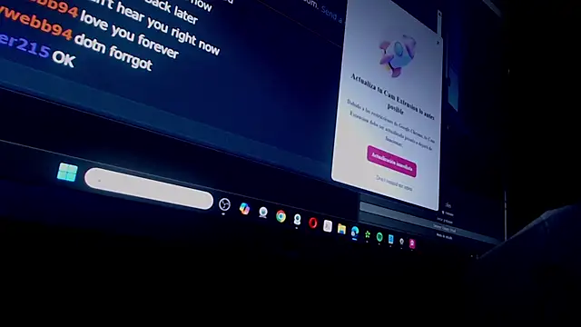 Snapshot of Antonywebb94 chatting on 03-13-25, 12:37 Antonywebb94 online show from 03-13-25, 12:37