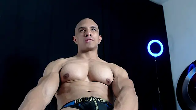 Snapshot of Antonywebb94 chatting on 03-13-25, 07:06 Antonywebb94 online show from 03-13-25, 07:06