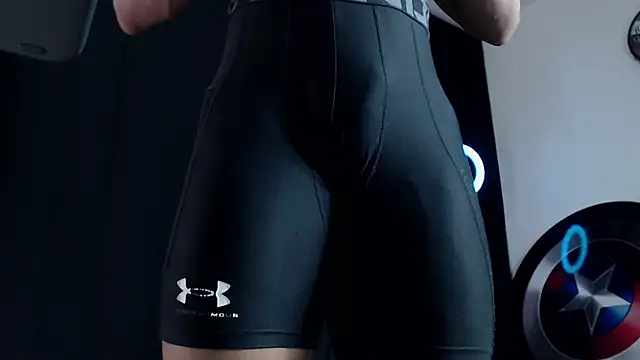 Snapshot of Antonywebb94 chatting on 03-17-25, 06:00 Antonywebb94 online show from 03-17-25, 06:00