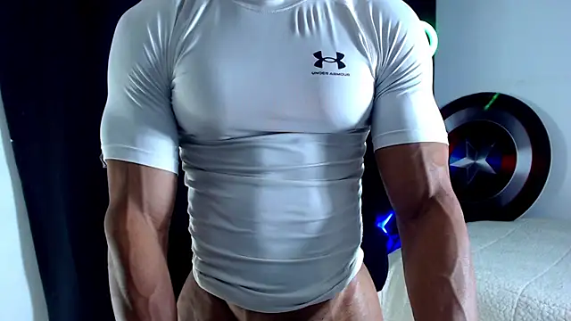 Snapshot of Antonywebb94 chatting on 09-27-25, 05:01 Antonywebb94 online show from 09-27-25, 05:01