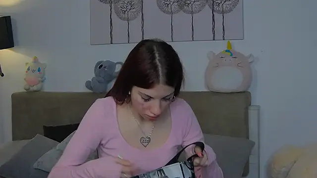 CassKiera online show from 10-19-25, 04:57