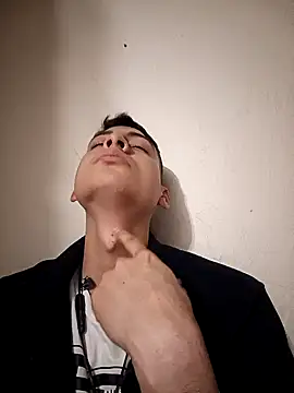 Snapshot of zxcalientes chatting on 01-01-25, 04:29 zxcalientes online show from 01-01-25, 04:29