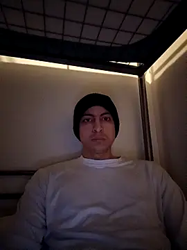 Snapshot of zxcalientes chatting on 11-25-25, 05:07 zxcalientes online show from 11-25-25, 05:07