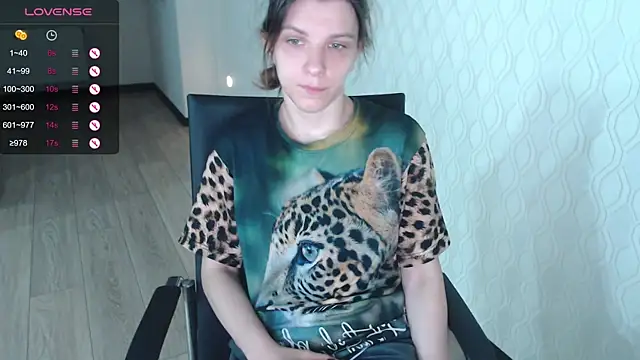 LisaHeart online show from 10-19-25, 05:13