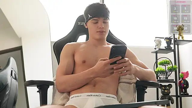 Max cortes1 online show from 10-20-25, 04:07