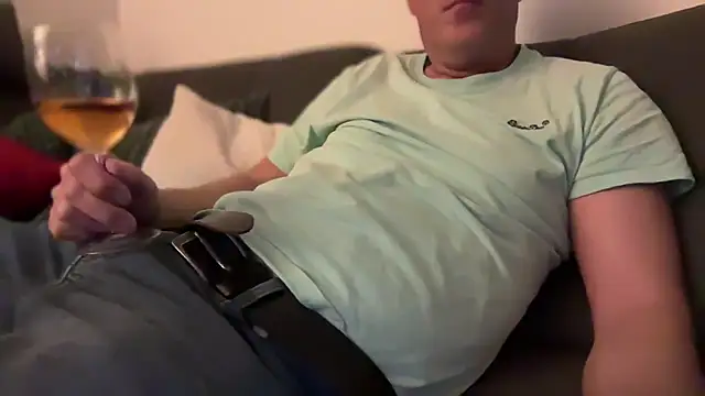 Snapshot of devils-son chatting on 10-22-25, 07:02 devils-son online show from 10-22-25, 07:02