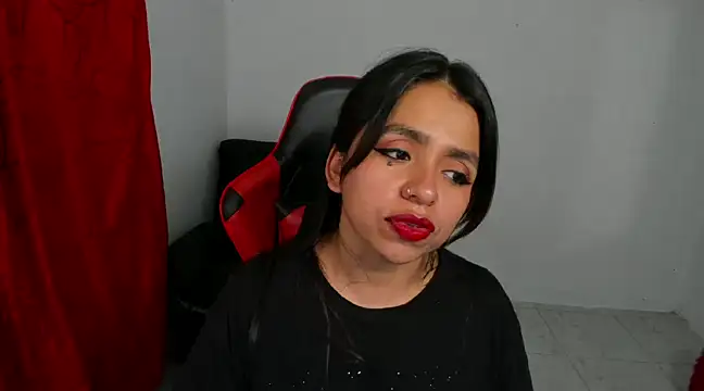 Snapshot of cory_rose chatting on 02-05-25, 04:16 cory rose online show from 02-05-25, 04:16