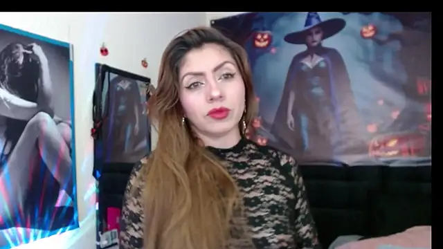 AnthonelaBella online show from 10-24-25, 12:12