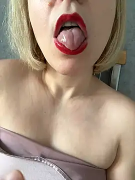 Yourdirtybitch online show from 01-11-25, 08:22