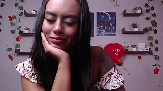 Snapshot of macey_elliot_ chatting on 02-21-25, 05:53 macey elliot online show from 02-21-25, 05:53