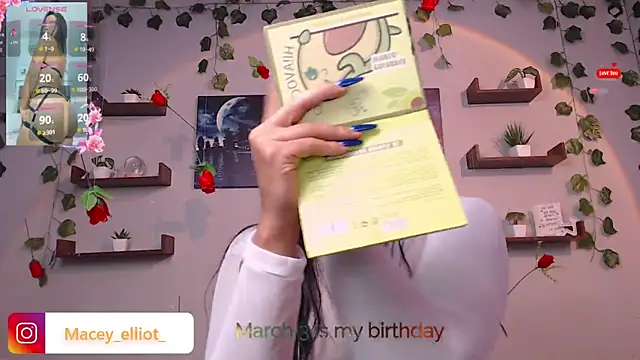 Snapshot of macey_elliot_ chatting on 03-01-25, 05:05 macey elliot online show from 03-01-25, 05:05