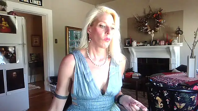 Glamazonx online show from 10-29-25, 07:59