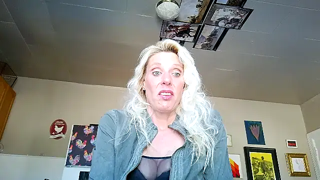 Glamazonx online show from 01-18-26, 07:06