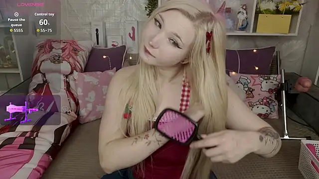 MeowkaKitty online show from 11-30-25, 01:42