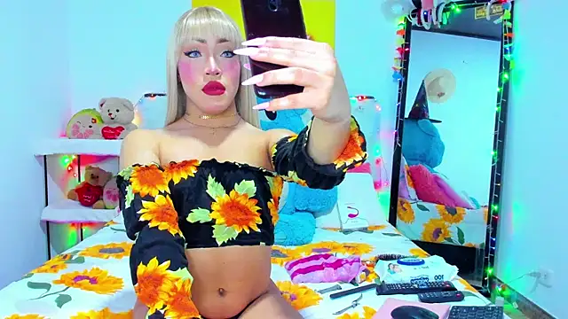 Candy Candy   online show from 10-21-25, 10:43