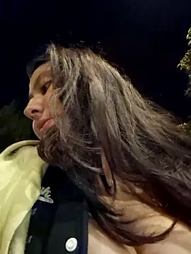 Snapshot of Celeem_ chatting on 12-19-24, 04:02 Celeem online show from 12-19-24, 04:02