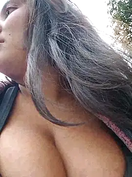 Snapshot of Celeem_ chatting on 03-05-25, 10:32 Celeem online show from 03-05-25, 10:32