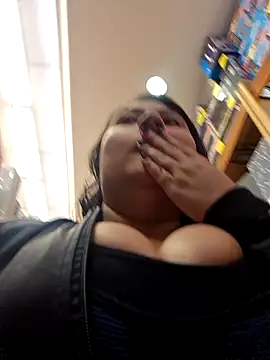 Snapshot of Celeem_ chatting on 10-11-25, 09:46 Celeem online show from 10-11-25, 09:46