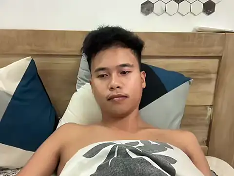 Snapshot of Asiantwink21 chatting on 09-25-25, 02:54 Asiantwink21 online show from 09-25-25, 02:54