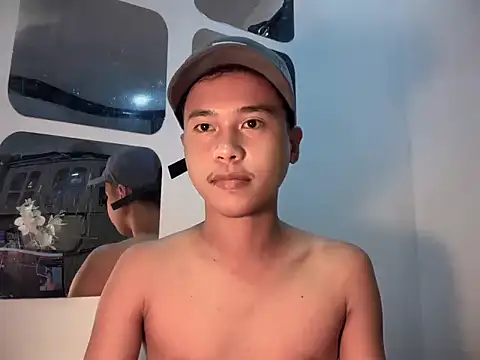 Snapshot of Asiantwink21 chatting on 10-29-25, 03:47 Asiantwink21 online show from 10-29-25, 03:47