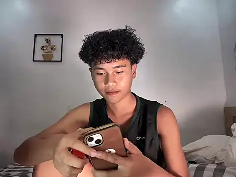 Snapshot of Asiantwink21 chatting on 01-09-26, 03:59 Asiantwink21 online show from 01-09-26, 03:59