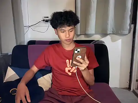 Snapshot of Asiantwink21 chatting on 01-10-26, 05:48 Asiantwink21 online show from 01-10-26, 05:48