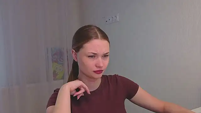 Snapshot of CharryClim chatting on 10-18-25, 04:15 CharryClim online show from 10-18-25, 04:15