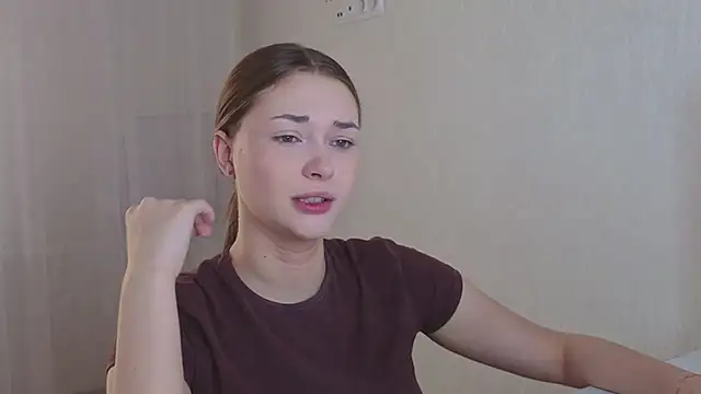 Snapshot of CharryClim chatting on 11-11-25, 04:12 CharryClim online show from 11-11-25, 04:12