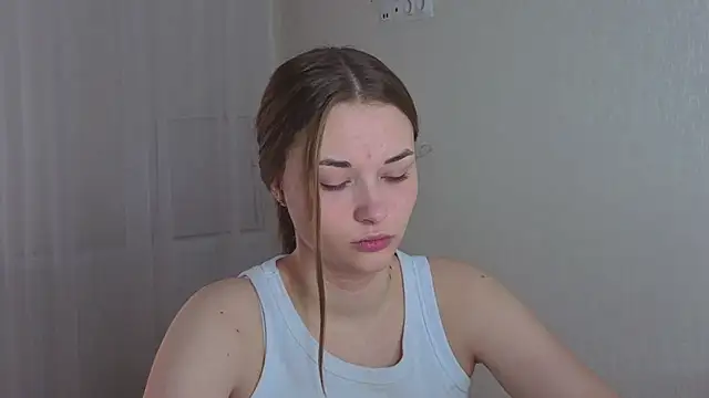 Snapshot of CharryClim chatting on 11-16-25, 04:29 CharryClim online show from 11-16-25, 04:29