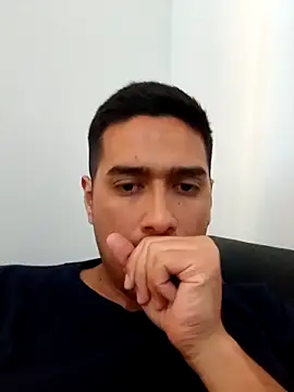 Snapshot of Marceloarri123 chatting on 10-09-25, 10:35 Marceloarri123 online show from 10-09-25, 10:35