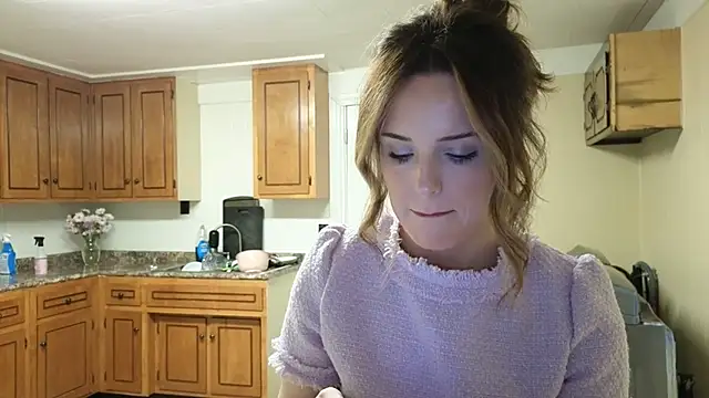 Snapshot of sexylilly69 chatting on 02-18-26, 11:33 sexylilly69 online show from 02-18-26, 11:33