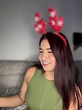 Snapshot of Zarah_Blare chatting on 12-24-24, 04:55 Zarah Blare online show from 12-24-24, 04:55