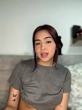 Snapshot of Zarah_Blare chatting on 01-11-25, 02:52 Zarah Blare online show from 01-11-25, 02:52