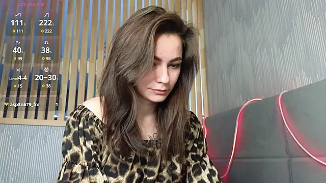 girl with snaketatto0 online show from 02-12-25, 04:12