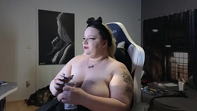 Curvy Lucy online show from 12-01-24, 04:29
