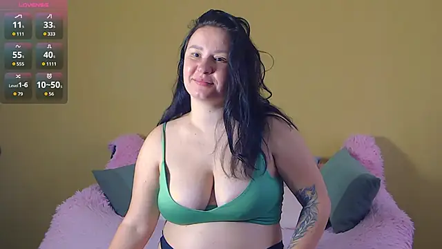 Snapshot of AlexaLexie chatting on 10-25-25, 08:55 AlexaLexie online show from 10-25-25, 08:55