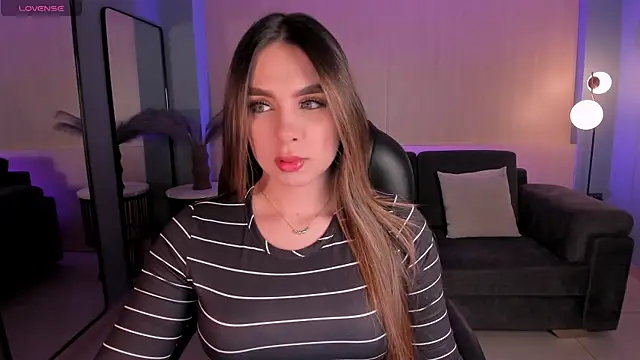 Snapshot of EloisaOlivero chatting on 10-11-25, 12:04 EloisaOlivero online show from 10-11-25, 12:04