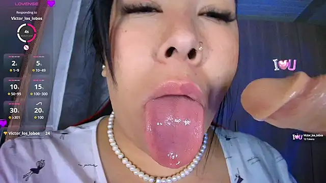 Snapshot of leahtemptation3 chatting on 10-12-25, 08:24 leahtemptation3 online show from 10-12-25, 08:24
