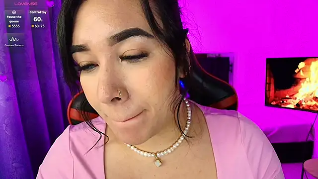 Snapshot of leahtemptation3 chatting on 10-25-25, 06:54 leahtemptation3 online show from 10-25-25, 06:54