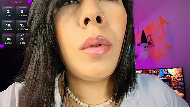 Snapshot of leahtemptation3 chatting on 10-28-25, 06:50 leahtemptation3 online show from 10-28-25, 06:50