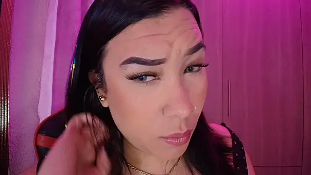 Snapshot of leahtemptation3 chatting on 11-10-25, 08:13 leahtemptation3 online show from 11-10-25, 08:13