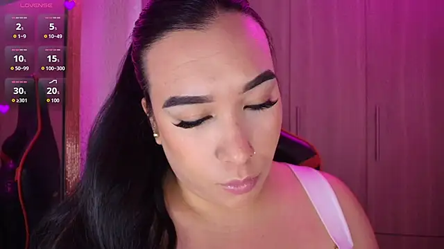 Snapshot of leahtemptation3 chatting on 11-18-25, 02:10 leahtemptation3 online show from 11-18-25, 02:10