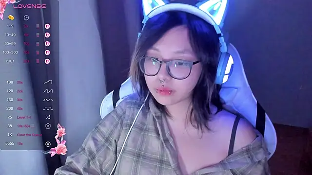 Snapshot of maydaykimmy chatting on 02-14-26, 09:55 maydaykimmy online show from 02-14-26, 09:55