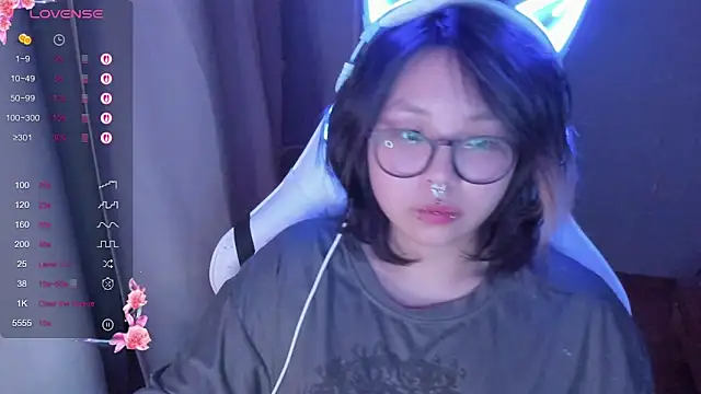 Snapshot of maydaykimmy chatting on 02-18-26, 10:17 maydaykimmy online show from 02-18-26, 10:17