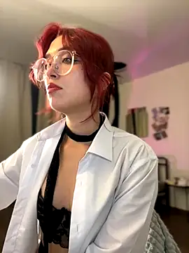 Evangeline Lawrence  online show from 10-15-25, 05:57