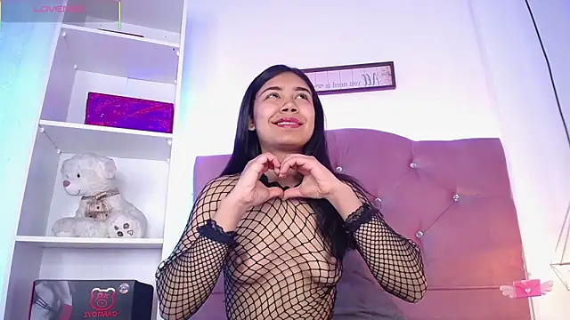 Snapshot of M_Janne chatting on 10-20-25, 02:17 M Janne online show from 10-20-25, 02:17