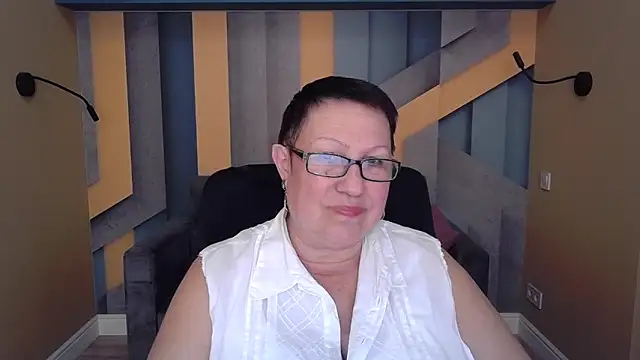 BarbaraTurners online show from 10-31-25, 07:37