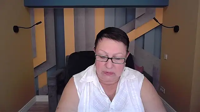 BarbaraTurners online show from 11-21-25, 07:34