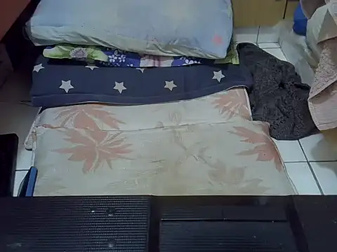 Snapshot of prettyviel chatting on 02-24-26, 08:23 prettyviel online show from 02-24-26, 08:23